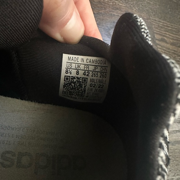 Men’s Adidas athletic shoes. Size 8.5. Worn a couple times, look new - Picture 3 of 3